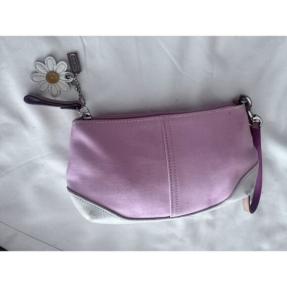 2004 coach pink & white shoulder bag w daisy flower charm - Picture 1 of 6